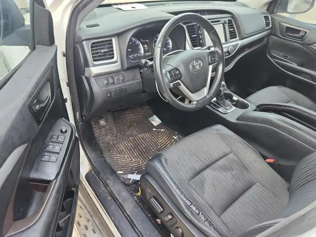 2017 TOYOTA HIGHLANDER LE  