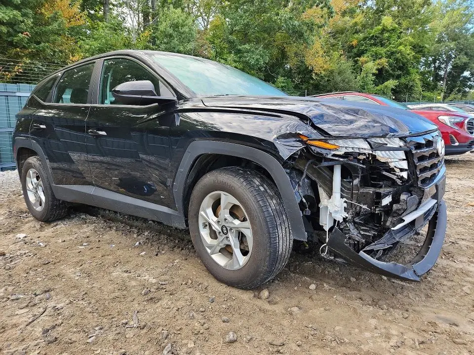 2022 HYUNDAI TUCSON SE  