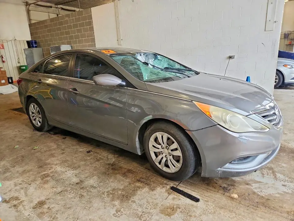 2011 HYUNDAI SONATA GLS  