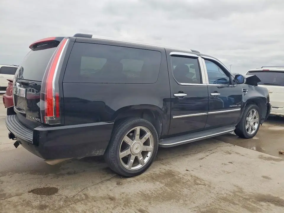 2011 CADILLAC ESCALADE ESV LUXURY  