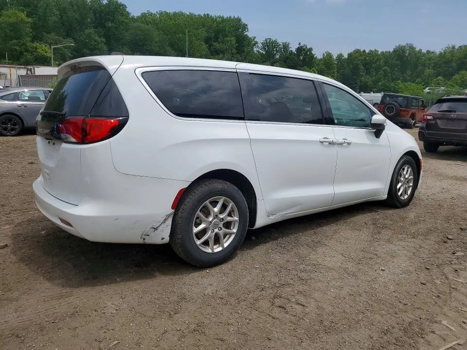 2023 CHRYSLER VOYAGER LX  