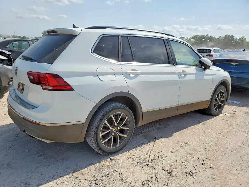 2021 VOLKSWAGEN TIGUAN SE  