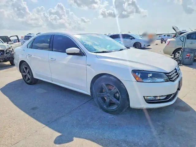 2015 VOLKSWAGEN PASSAT S  