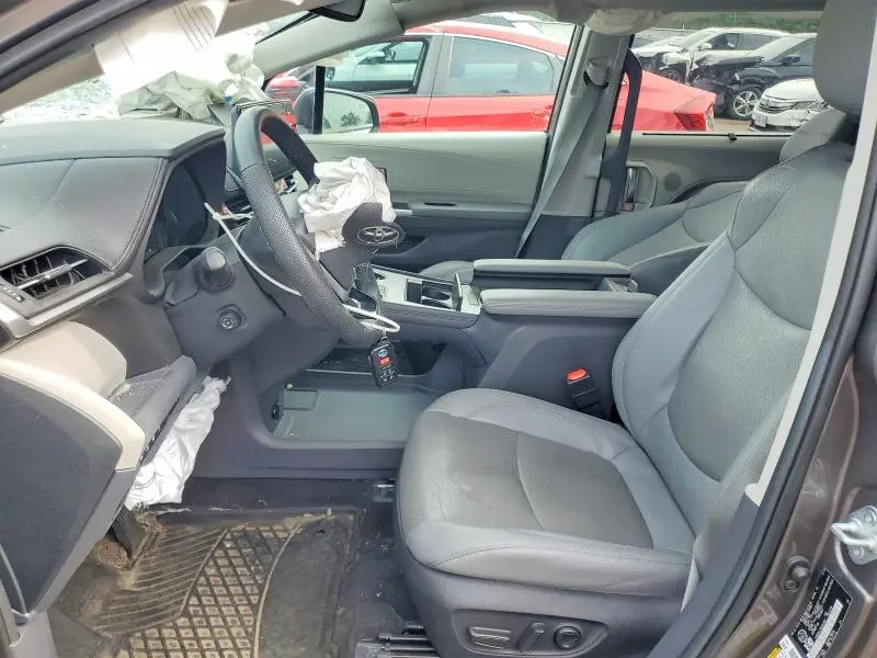2022 TOYOTA SIENNA LE  