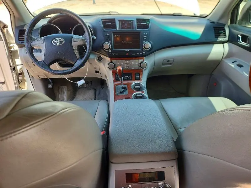 2010 TOYOTA HIGHLANDER LIMITED  