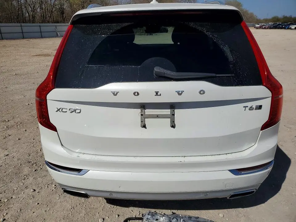 2018 VOLVO XC90 T6  