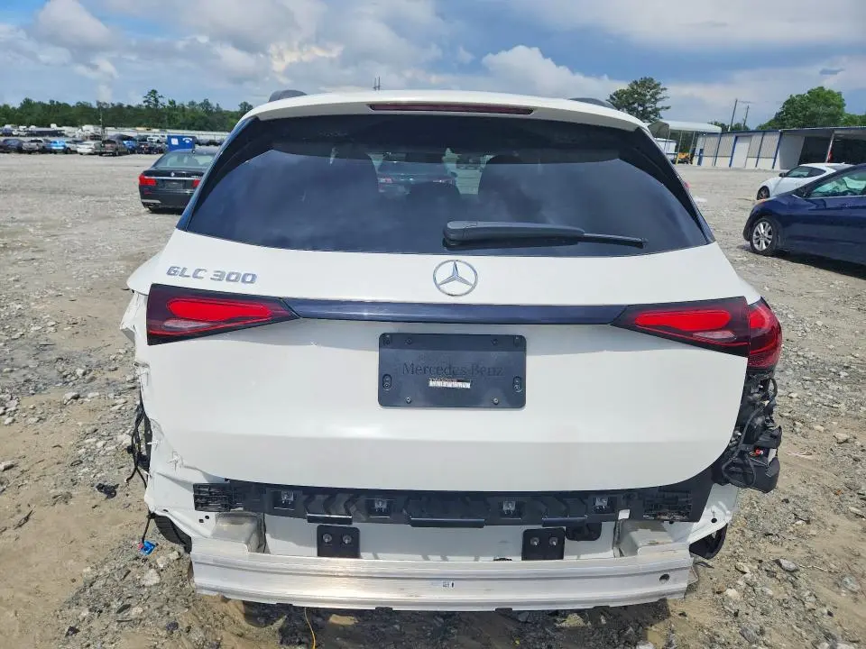 2023 MERCEDES-BENZ GLC 300  