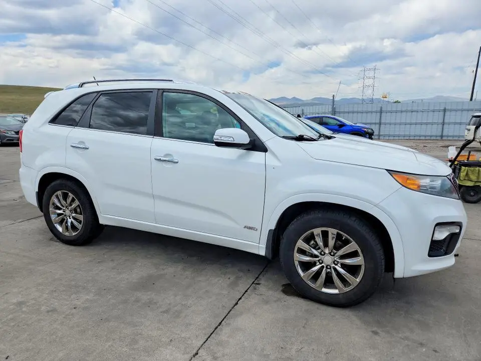 2013 KIA SORENTO SX  