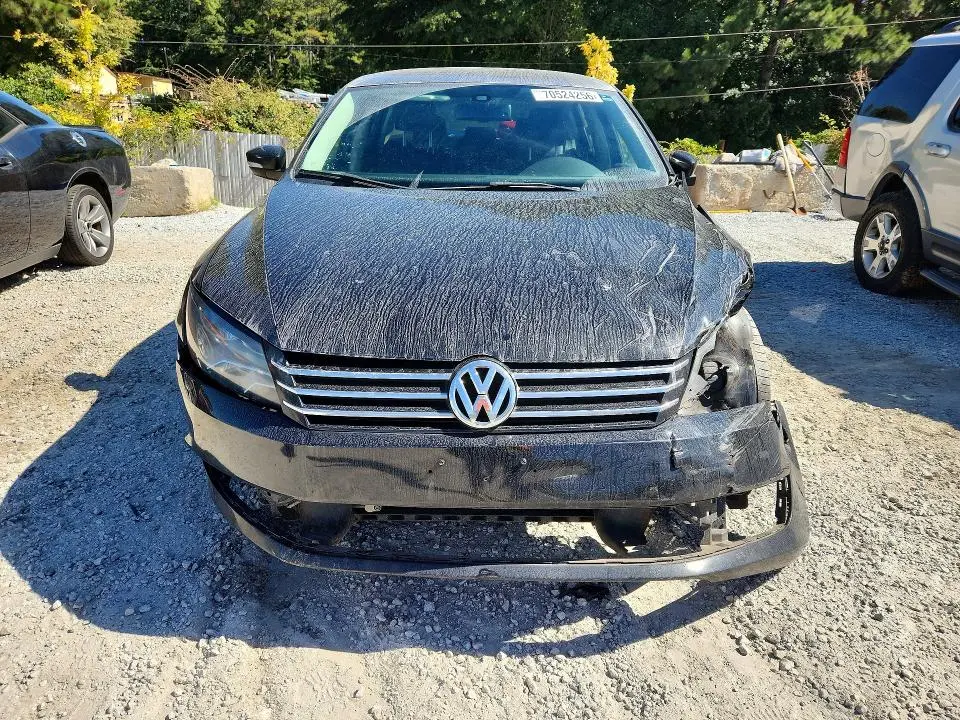 2013 VOLKSWAGEN PASSAT SE  