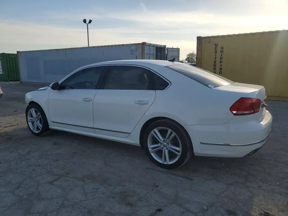 2012 VOLKSWAGEN PASSAT SEL  