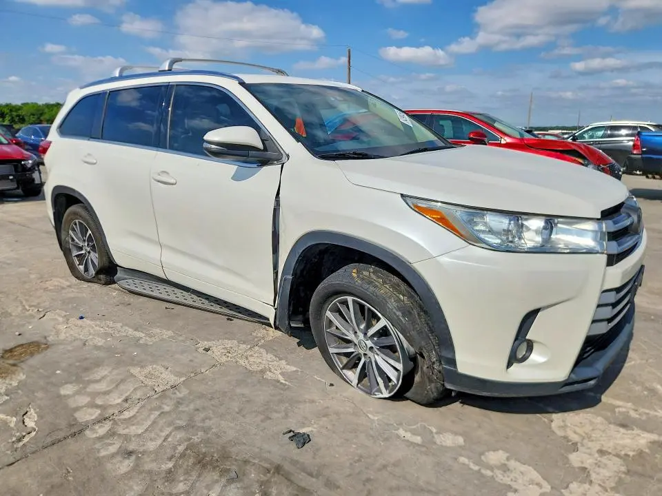 2018 TOYOTA HIGHLANDER XLE  