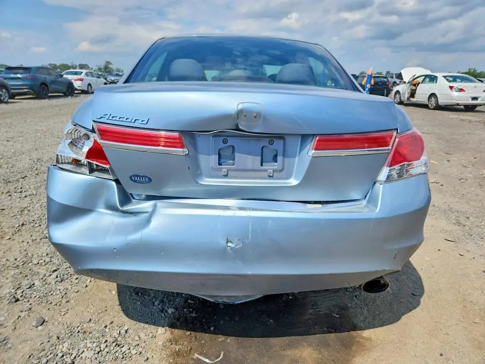 2011 HONDA ACCORD LX  