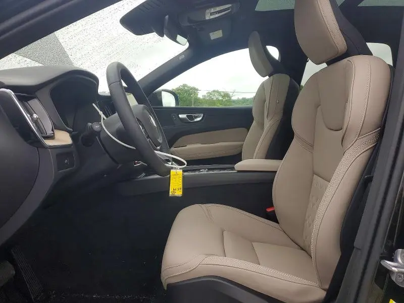 2026 VOLVO XC60 CORE  