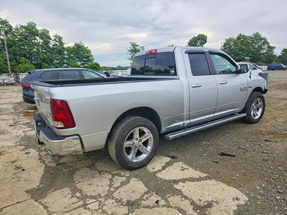 2016 RAM 1500 SLT  