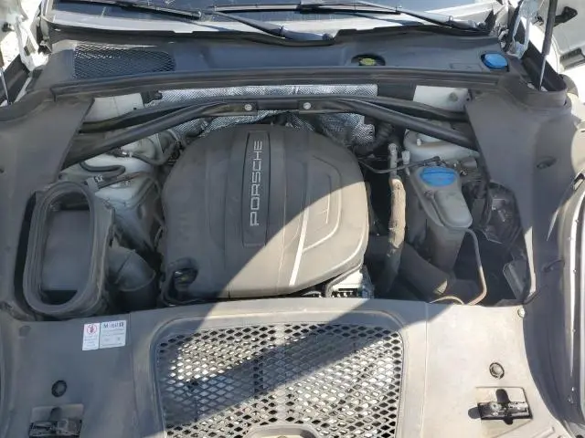 2017 PORSCHE MACAN   