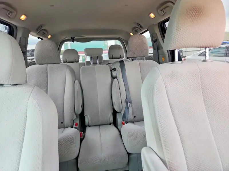 2012 TOYOTA SIENNA LE  