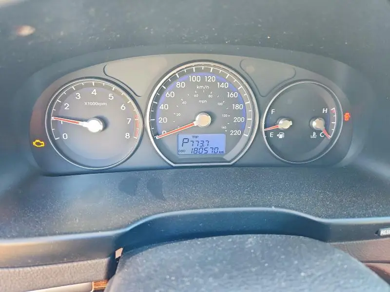 2010 HYUNDAI SANTA FE SE  