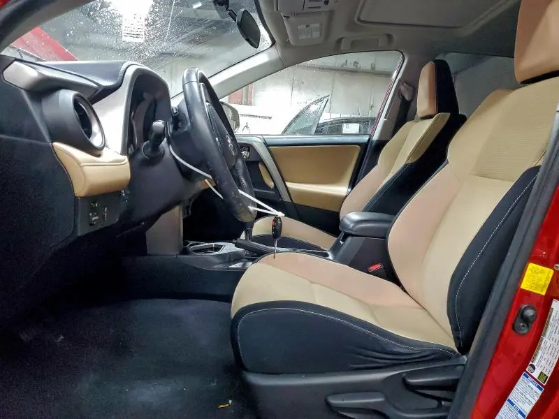 2016 TOYOTA RAV4 XLE  