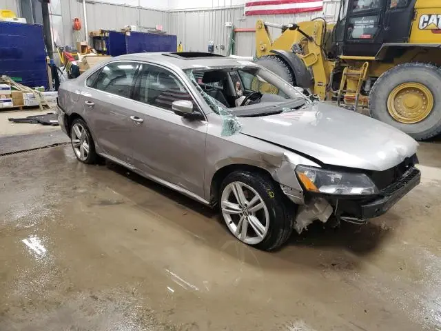 2014 VOLKSWAGEN PASSAT SE  