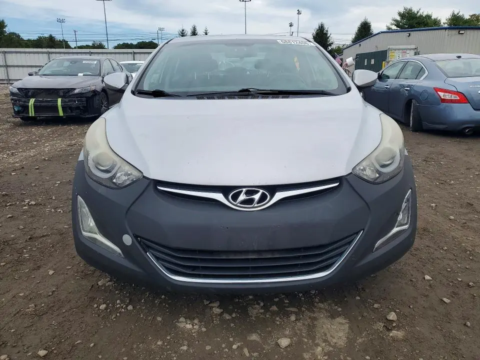 2015 HYUNDAI ELANTRA SE  