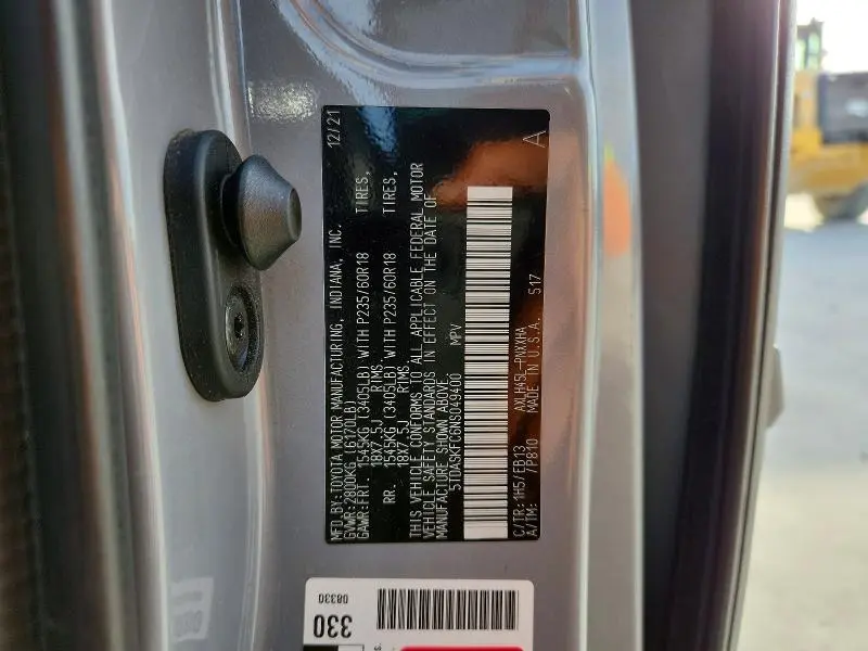 2022 TOYOTA SIENNA XLE  