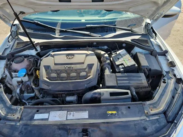 2018 VOLKSWAGEN PASSAT SE  