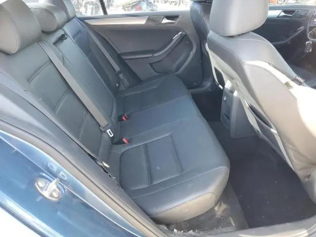 2015 VOLKSWAGEN JETTA SE  