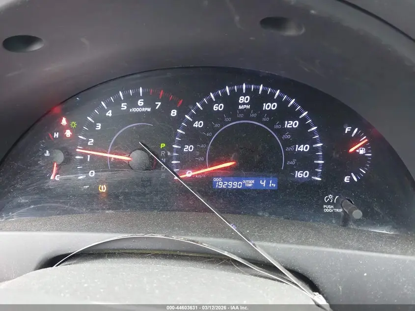 2011 TOYOTA CAMRY LE V6