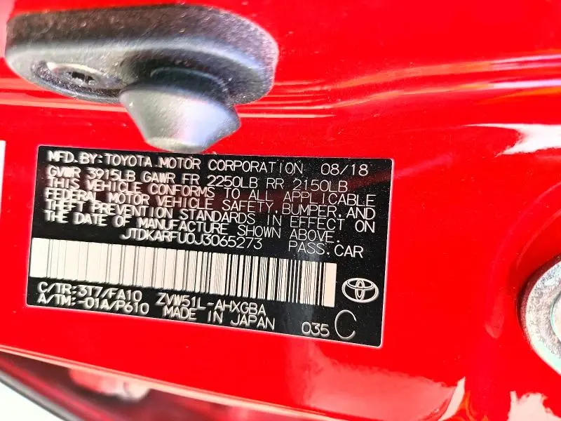 2018 TOYOTA PRIUS THREE  