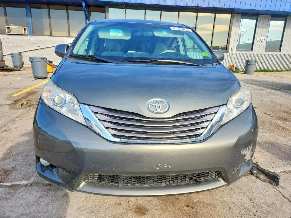 2011 TOYOTA SIENNA XLE 8-PASSENGER  