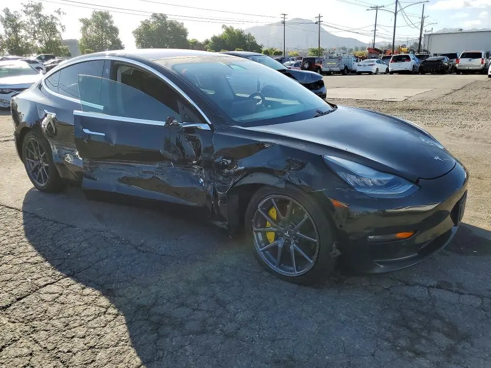 2018 TESLA MODEL 3   