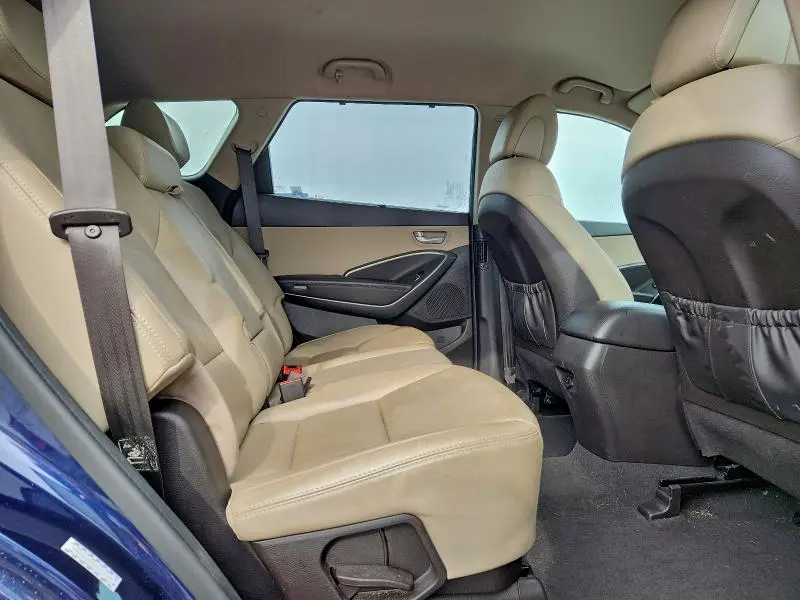 2017 HYUNDAI SANTA FE SE  