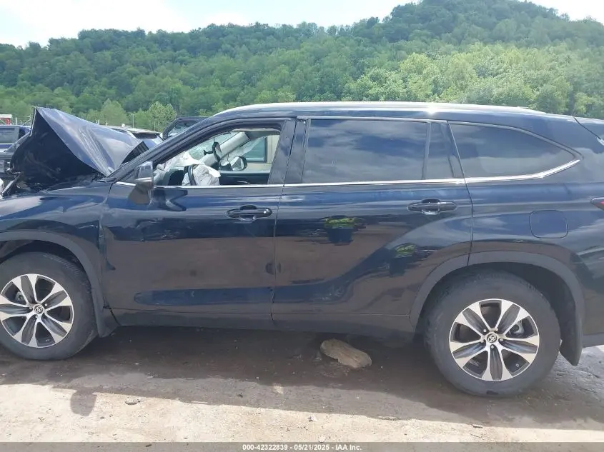 2022 TOYOTA HIGHLANDER XLE