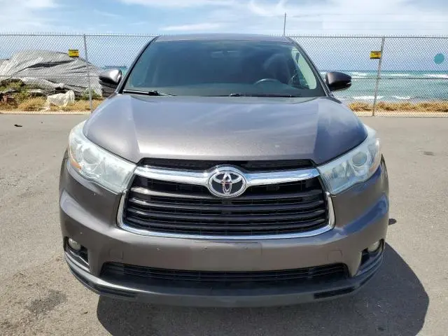 2016 TOYOTA HIGHLANDER LE  