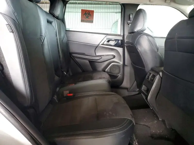 2023 MITSUBISHI OUTLANDER SE  