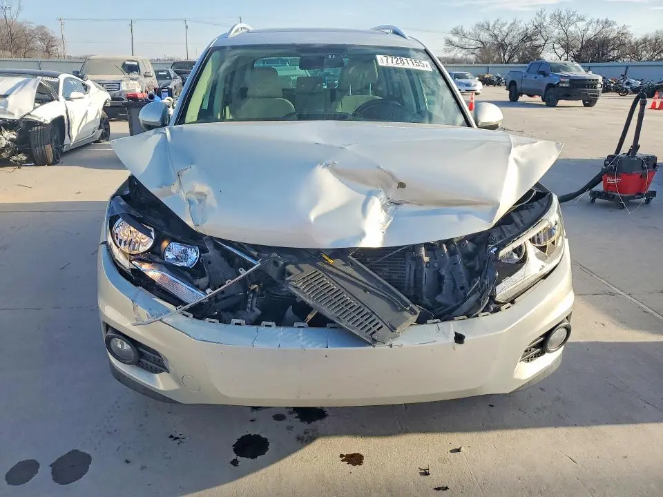 2014 VOLKSWAGEN TIGUAN S  