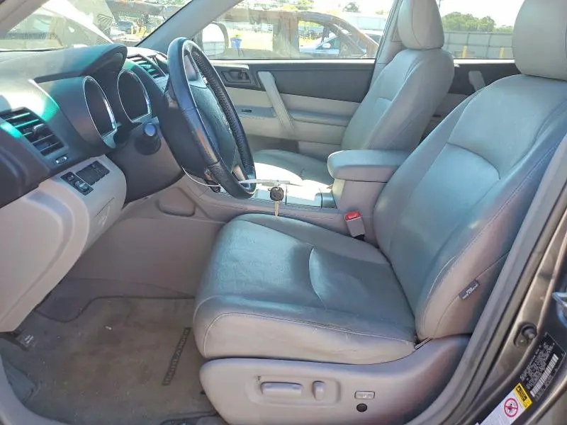 2010 TOYOTA HIGHLANDER BASE  