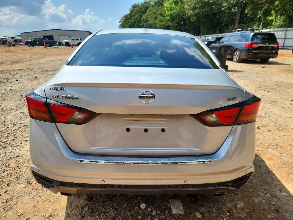 2021 NISSAN ALTIMA SR  