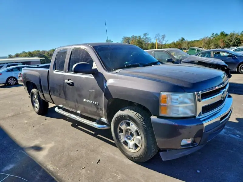 2011 CHEVROLET SILVERADO C1500 LT  