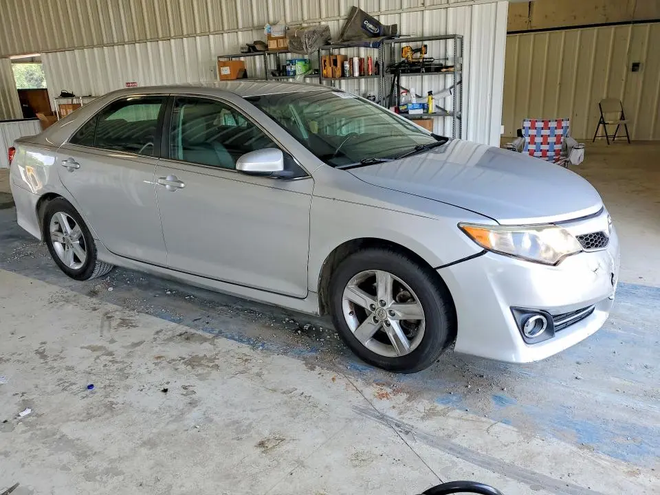2014 TOYOTA CAMRY SE  