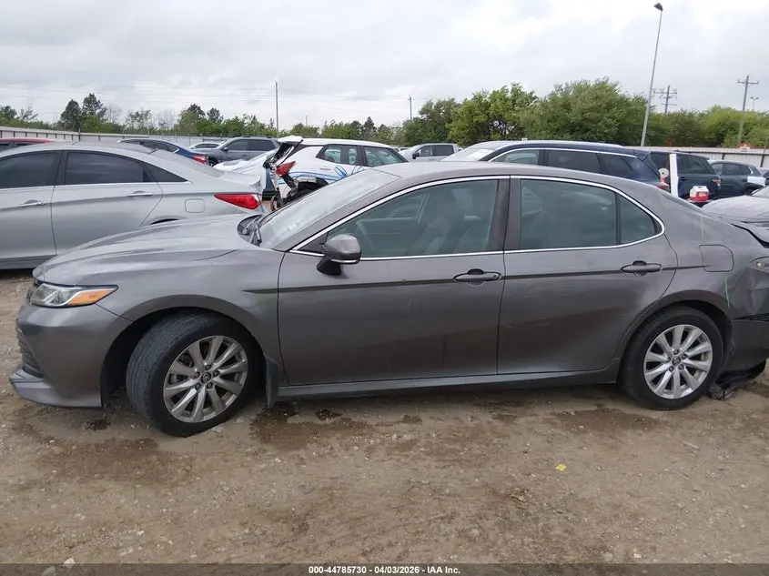 2018 TOYOTA CAMRY LE
