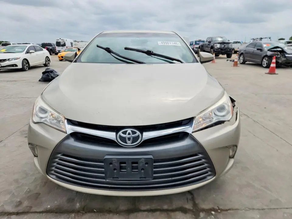 2016 TOYOTA CAMRY LE  