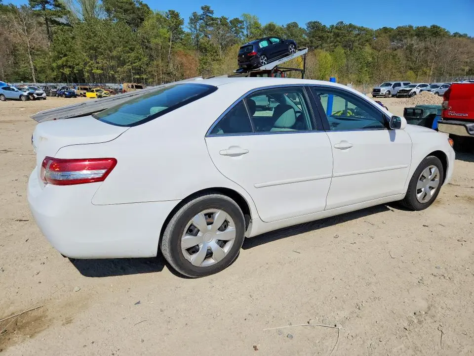 2011 TOYOTA CAMRY LE  
