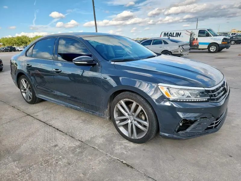 2018 VOLKSWAGEN PASSAT S  