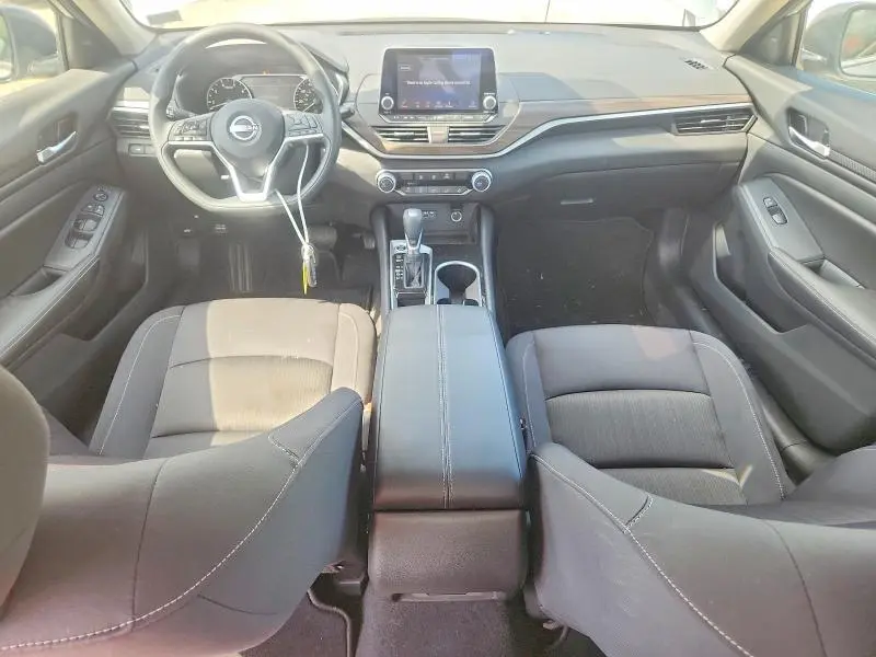2024 NISSAN ALTIMA SV  