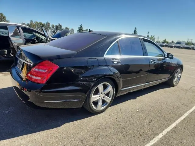 2011 MERCEDES-BENZ S 550  