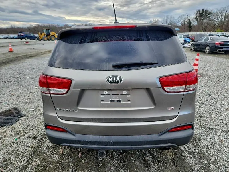2017 KIA SORENTO LX  