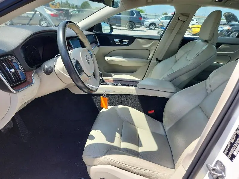 2021 VOLVO S60 T5 MOMENTUM  