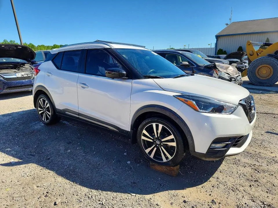 2020 NISSAN KICKS SR  
