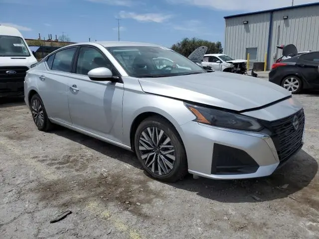 2023 NISSAN ALTIMA SV  